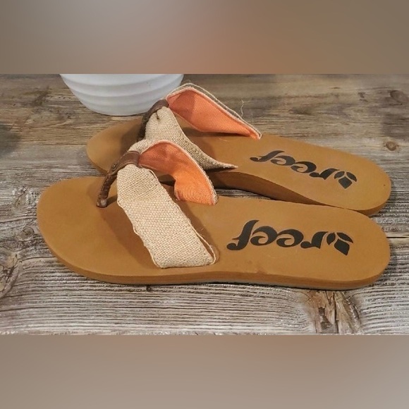 REEF ~ Flip Flop’s / Sandals ~Beachy Vacation Casual Soft Sole Comfortable Cute - Picture 2 of 5